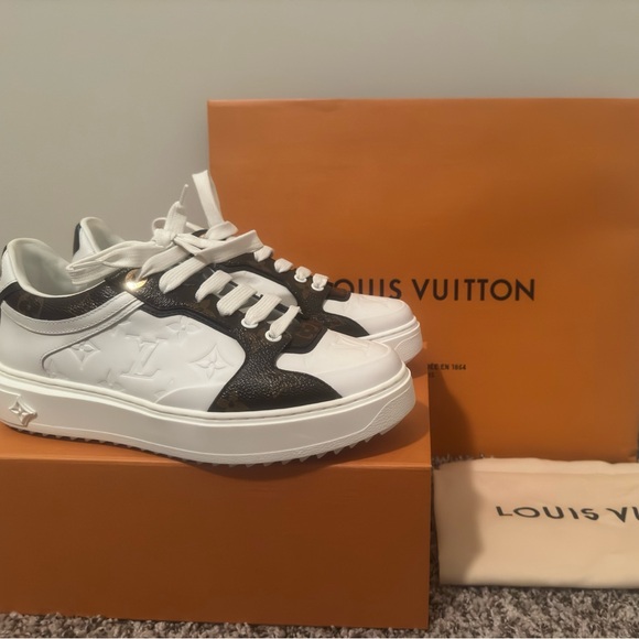 LOUIS VUITTON Time Out Sneaker White - Size 8 ** WORN ONCE - Picture 8 of 8